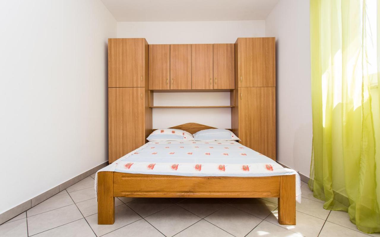 Apartman Justinic Šilo Exterior foto