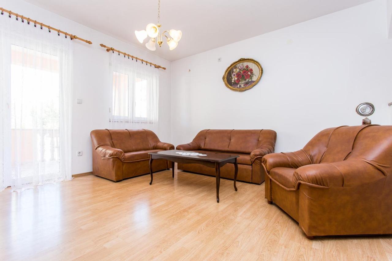 Apartman Justinic Šilo Exterior foto