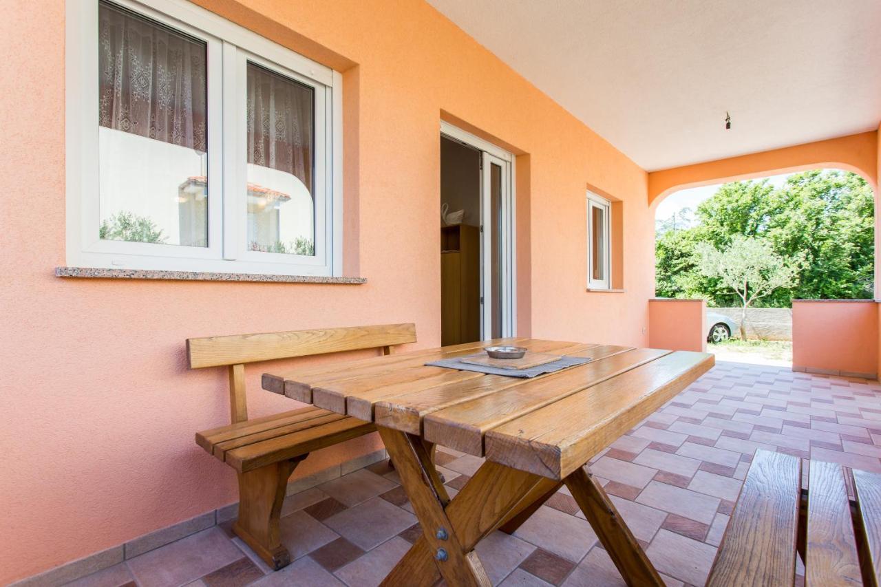 Apartman Justinic Šilo Exterior foto
