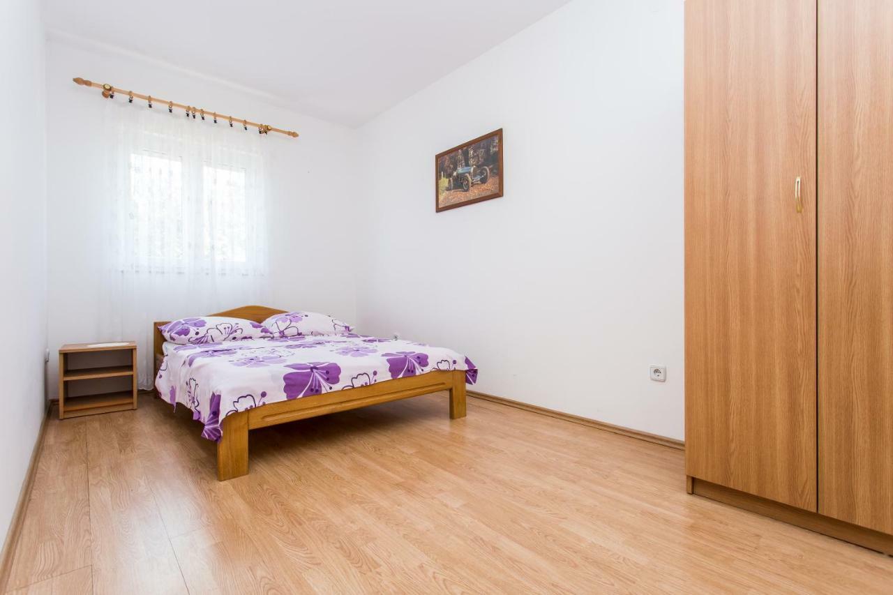 Apartman Justinic Šilo Exterior foto